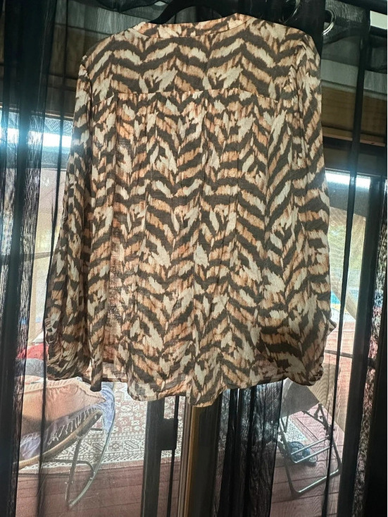 Zac & Rachel Tops - Light weight blouse
